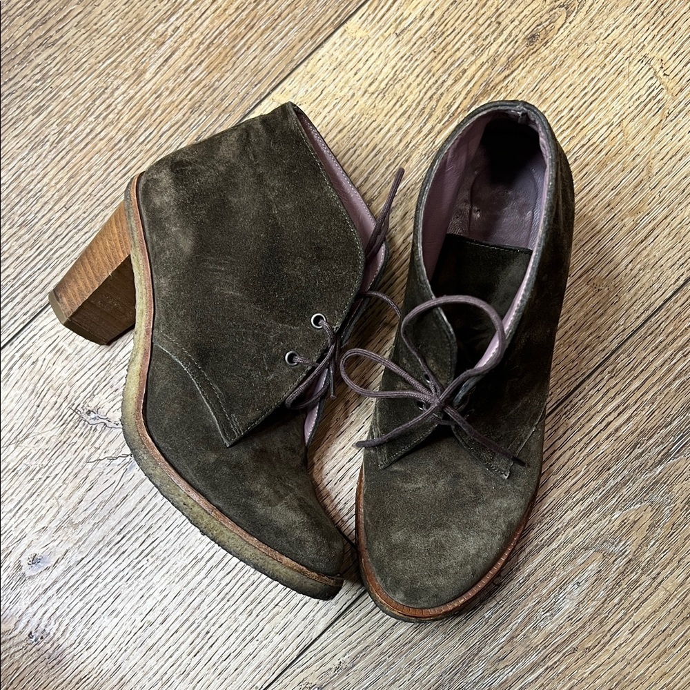 Robert Clergerie Olive Suede Lace Up Ankle Boots w/Rubber Soles Size 6 1/2